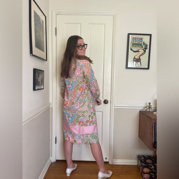 60s Vintage Pink Floral Shirt Dress - Picture 3 of 8
